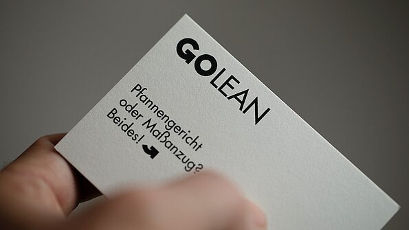 Corporate Design GOLEAN - Visitenkarte Weiß mit schwarzem Kantenschnitt