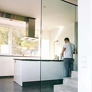 Haus L - Küche / Treppe OG