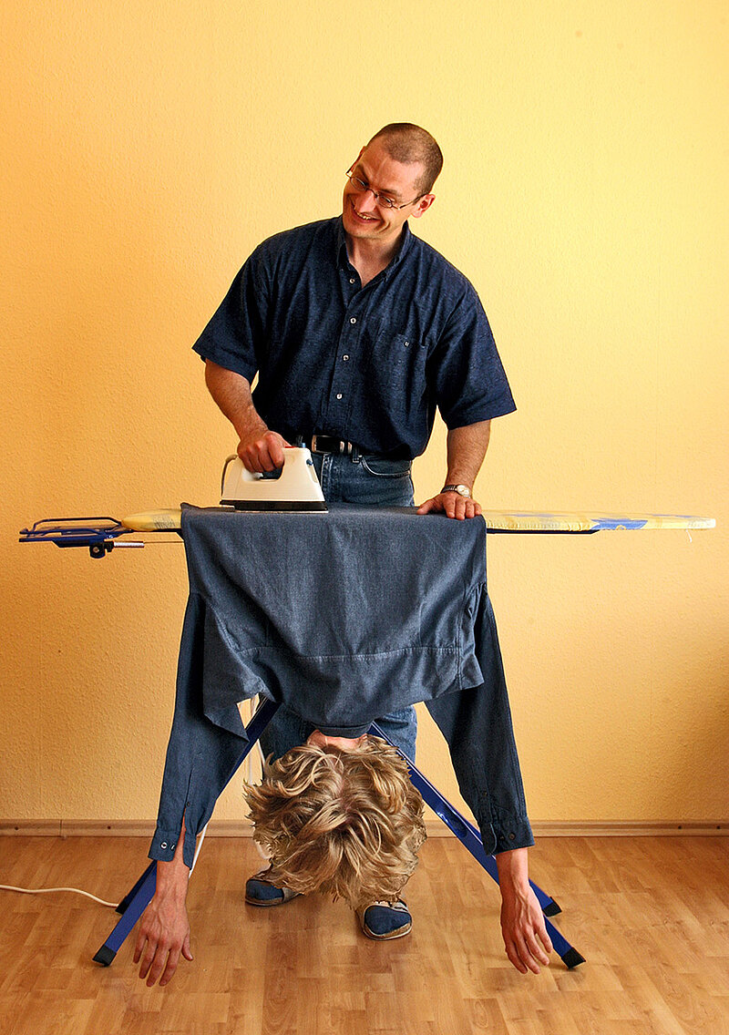 Bildmanipulation 2004 - Der Bügelmeister